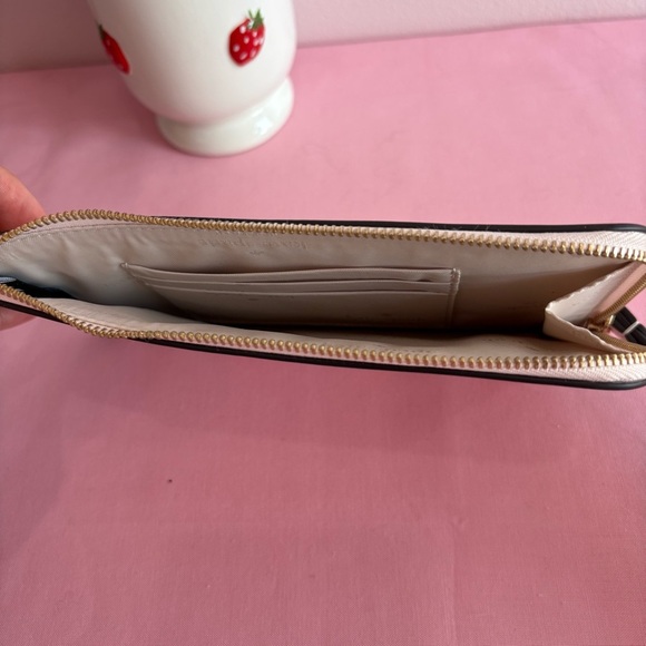 Kate Spade Pink Strawberry Garden Floral L-Zip Clutch Wristlet NWT - Picture 3 of 4